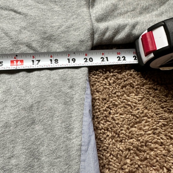 Banana Republic Heather Gray Crewneck Sweater - Picture 4 of 6